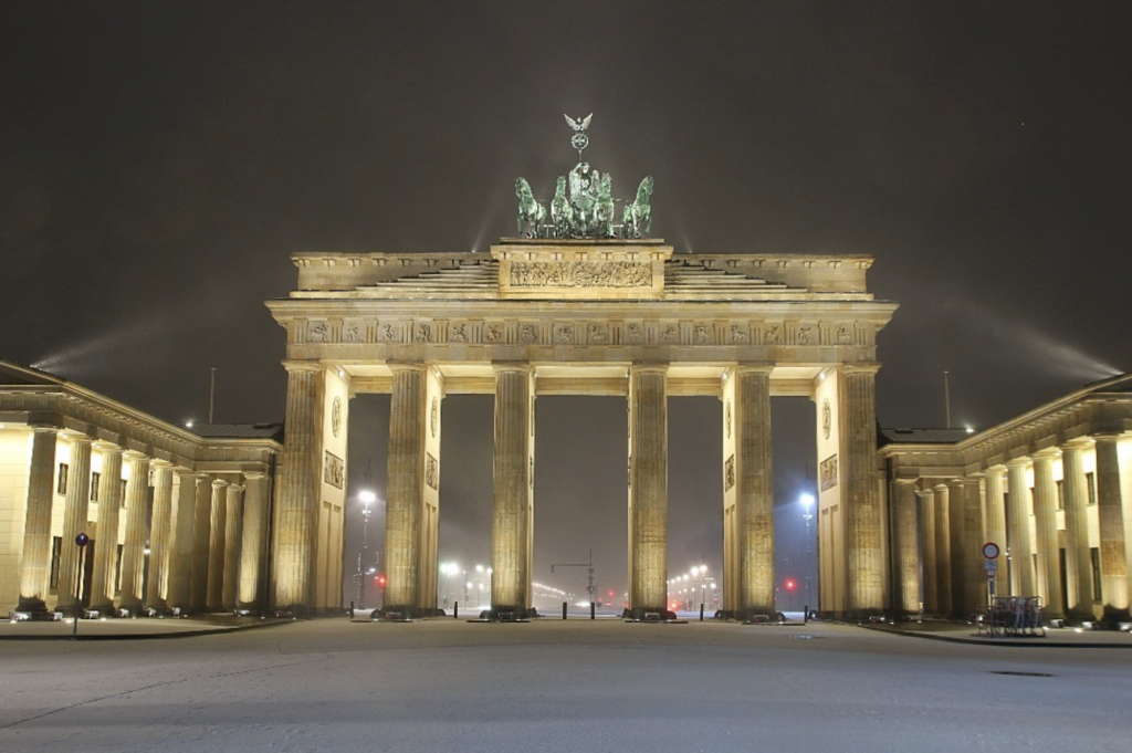 Brandenburger Tor Berlin, Nachts im Winter ohne Menschen